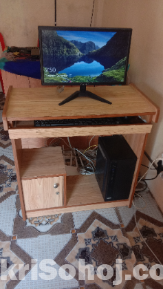 একটি কম্পিউটার (ডেস্ক সহ) বিক্রয় হইবে (৫ মাস ব্যবহৃত)